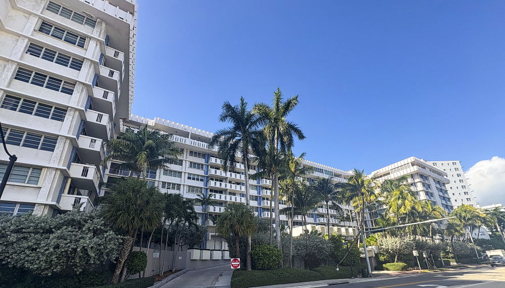 South Bay Club Condo photo 2